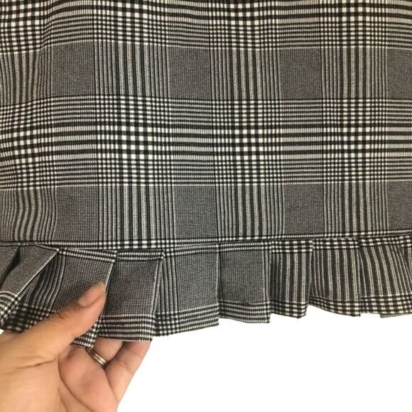 Womens 90s Gingham Plaid Black White Squared Neck Pleated Sleeveless Top Medium - Picture 2 of 3